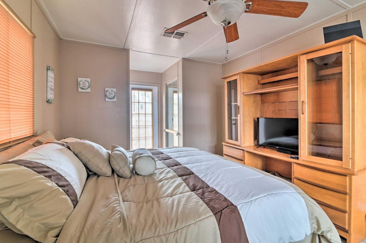 Pet-Friendly Auburndale House With Lake Views! Eksteriør bilde